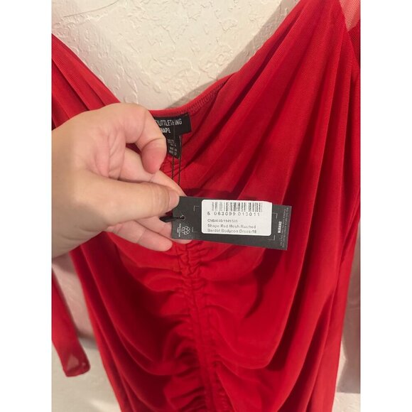 NWT Prettylittlething Plus Size Ruched Bardot Red Dress - Picture 7 of 8